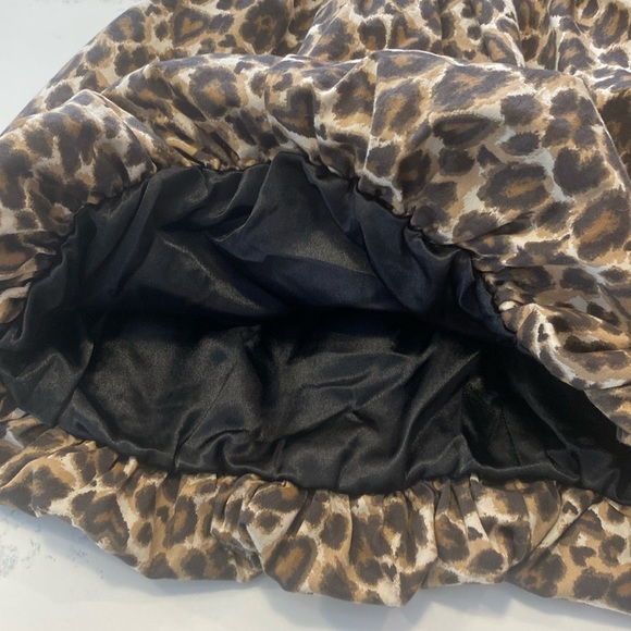 Beautiful leopard print, lined party dress. Girls size 6 - Picture 3 of 8